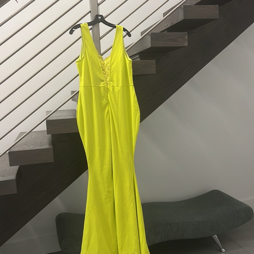 FASHION NOVA DRESS BRAND NEW WITH TAGS. 2XL